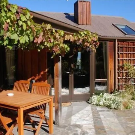 Larch Hill Homestay Bed And Breakfast
